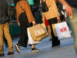 Cegah Godaan Fast Fashion dengan Tips Belanja Bijak Ini