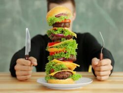 Cara Membedakan Lapar dan Emotional Eating